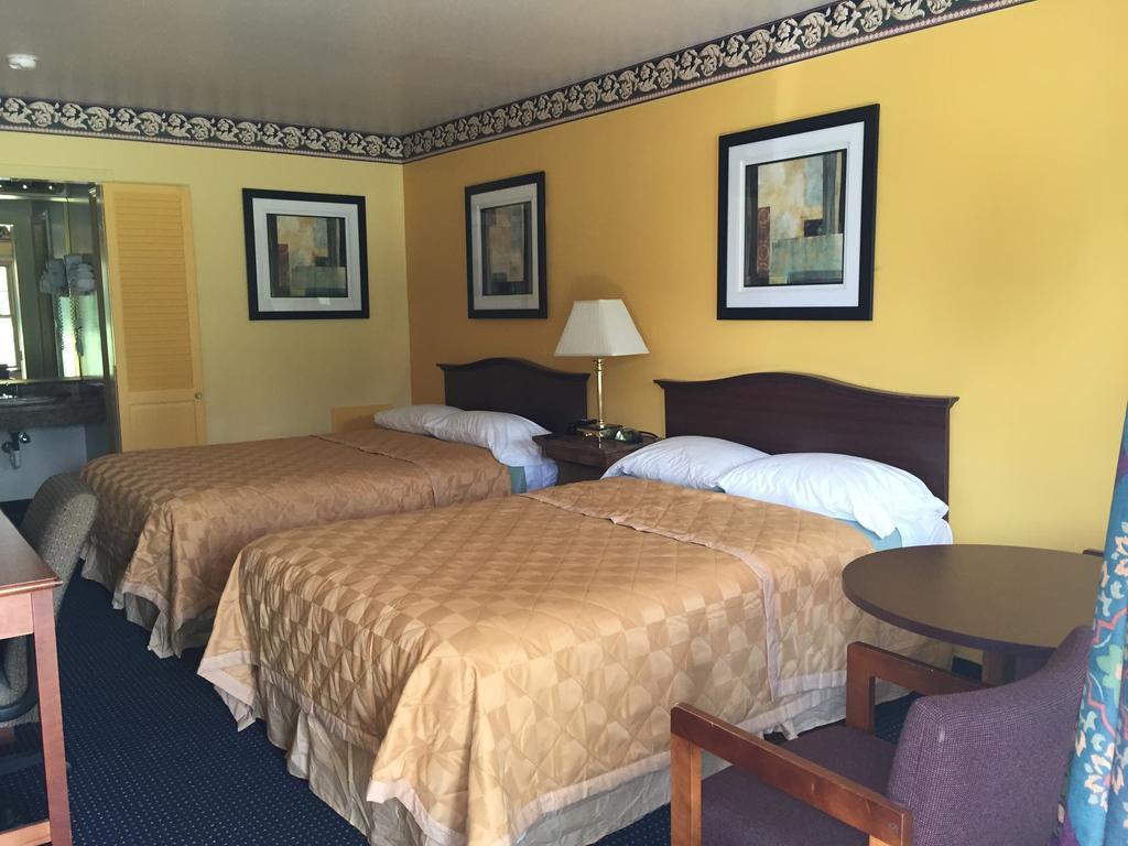 Norwalk Inn Екстериор снимка