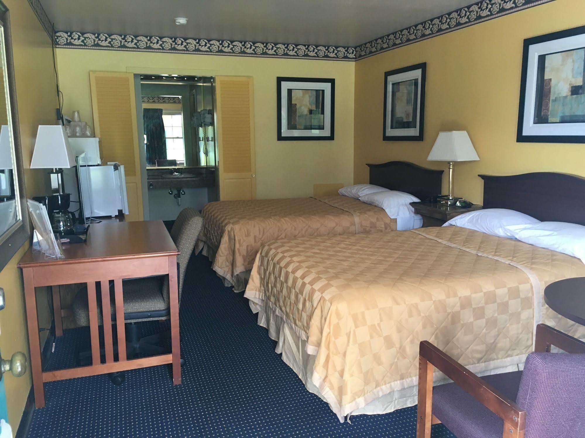 Norwalk Inn Екстериор снимка