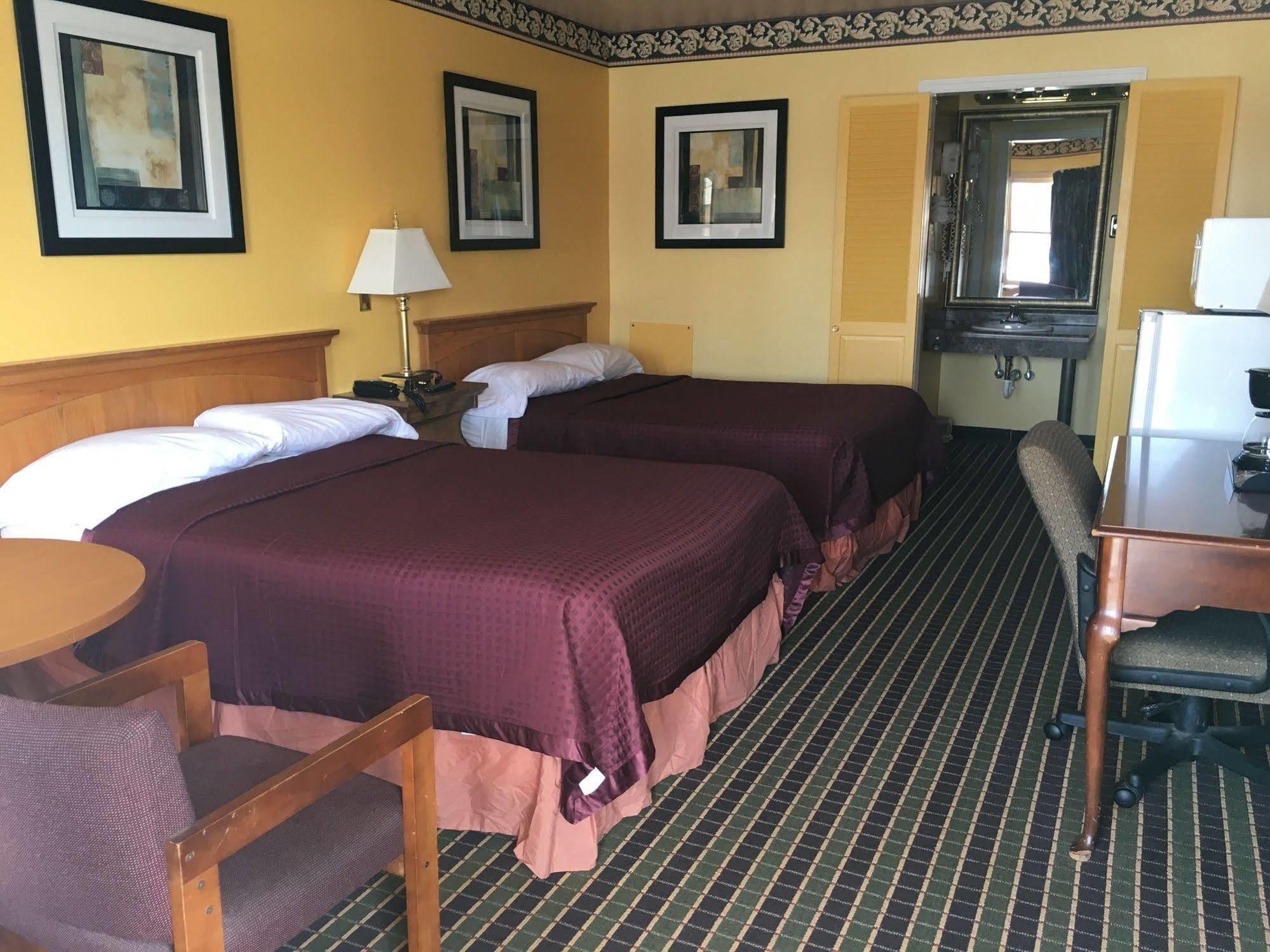 Norwalk Inn Екстериор снимка