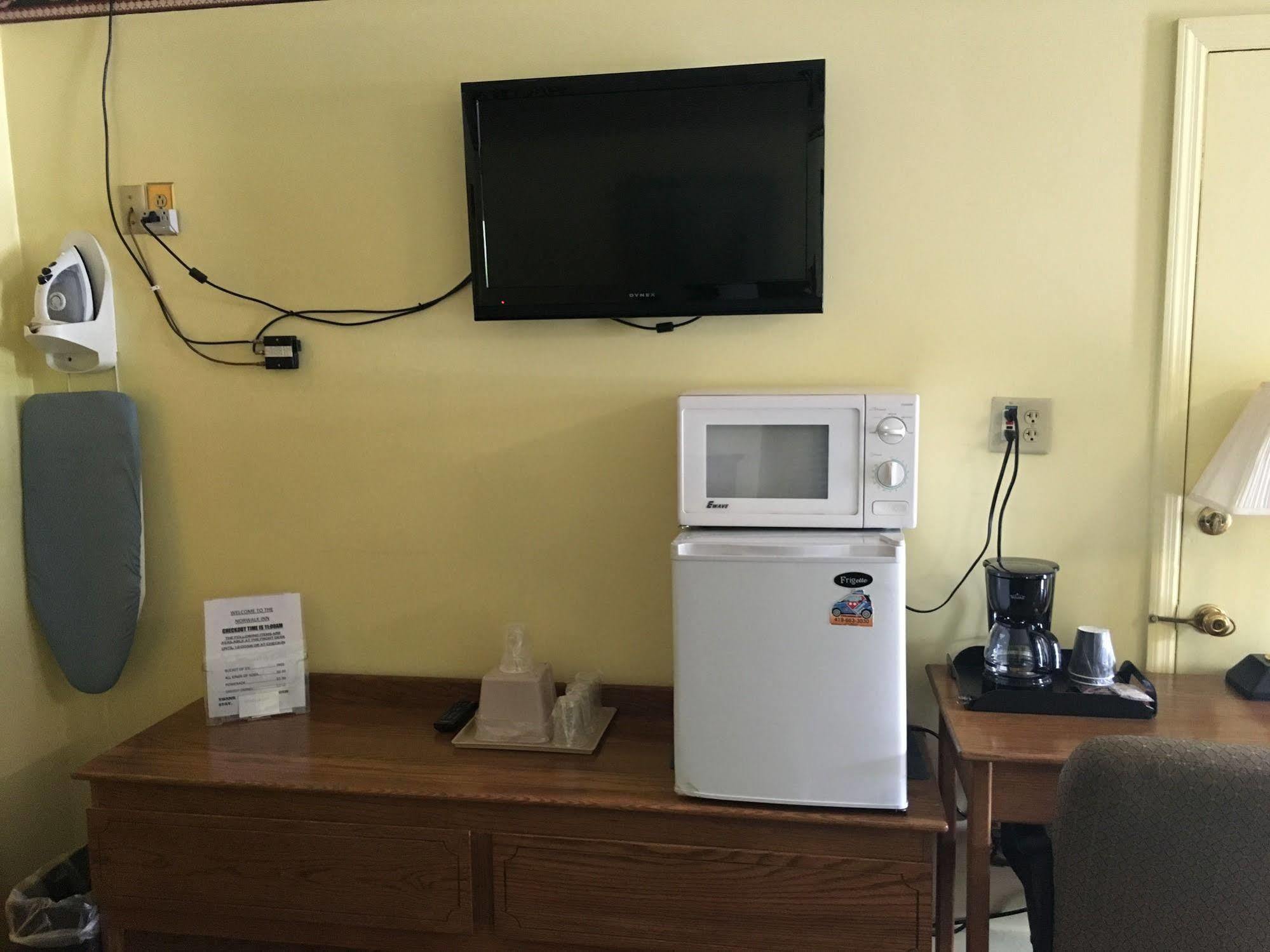 Norwalk Inn Екстериор снимка