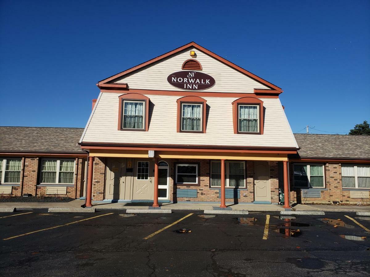 Norwalk Inn Екстериор снимка